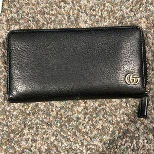 Gucci black wallet unisex